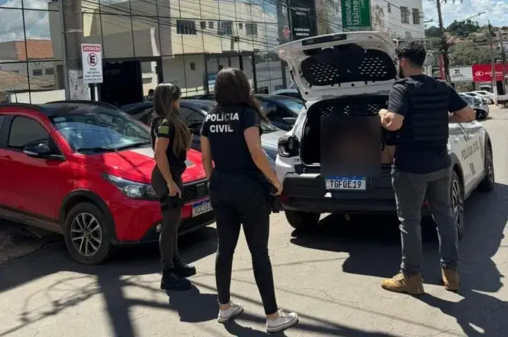 Ameaçada de morte por toda madrugada pelo companheiro, mulher procura delegacia e acusado é preso e flagrante