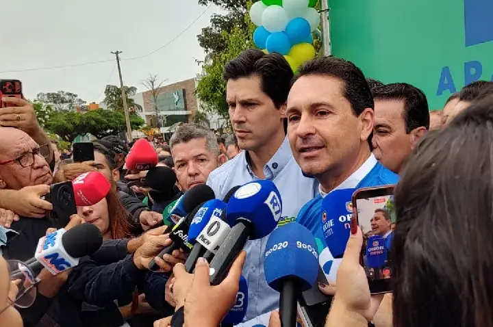 Aniversário de Aparecida de Goiânia reúne população e autoridades com bolo de 104 metros