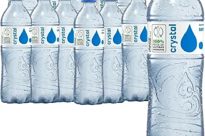 Anvisa determina recolhimento de lote da água mineral Cristal sem gás