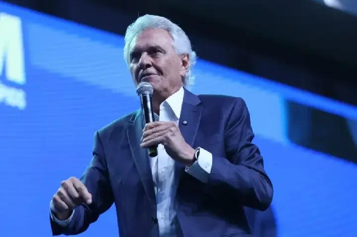 Caiado critica nova tarifa dos EUA e culpa governo federal por penalização ao Brasil