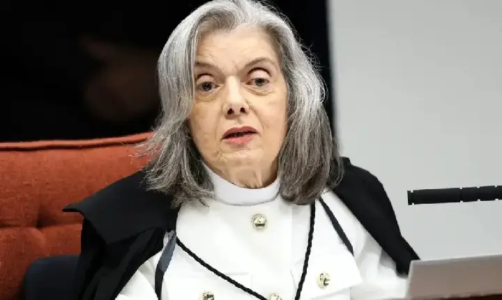 Carmen Lúcia vota para condenar Eduardo Bolsonaro por difamação