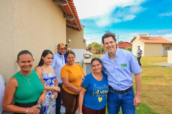 Daniel Vilela cumpre maratona de entregas e ações sociais em 26 municípios