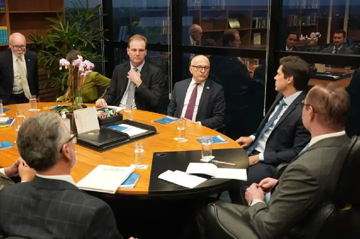 Daniel Vilela se reúne com ministro do STF e articula redistribuição de royalties do petróleo antes de julgamento