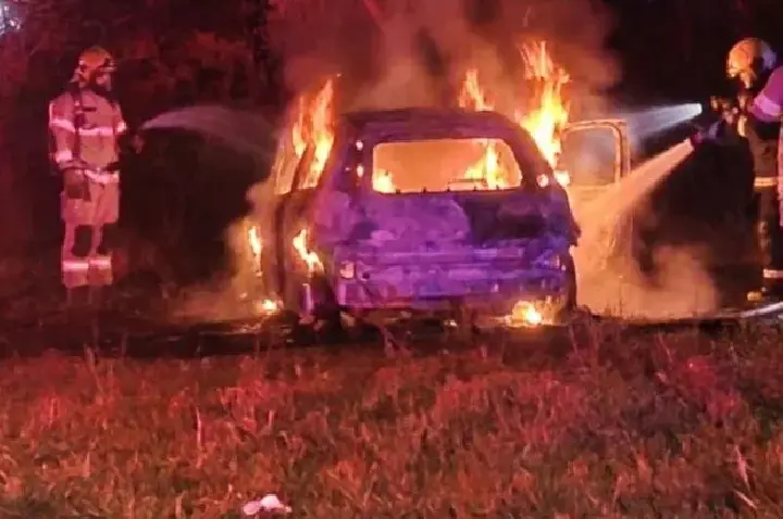 Dupla é detida após incêndio criminoso em veículo no Park Way