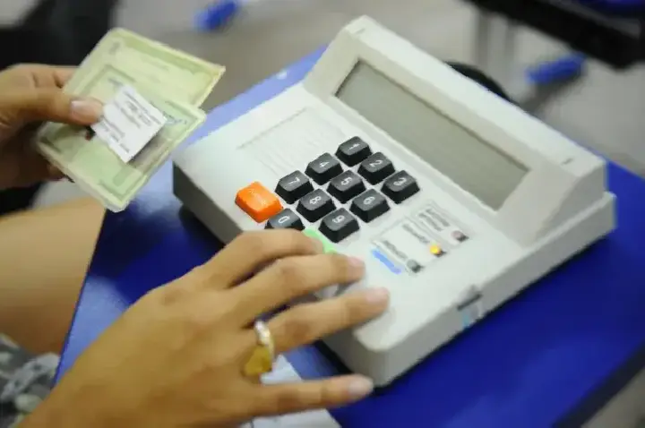 Eleitorado feminino representa 53,9% dos atendimentos para solicitação e regularização do título de eleitor em Goiás