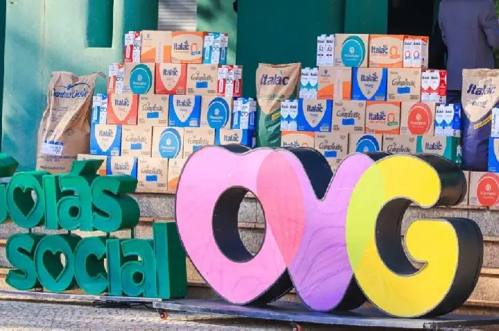 Governo de Goiás recebe doação de 61 mil litros de leite para distribuição a entidades sociais