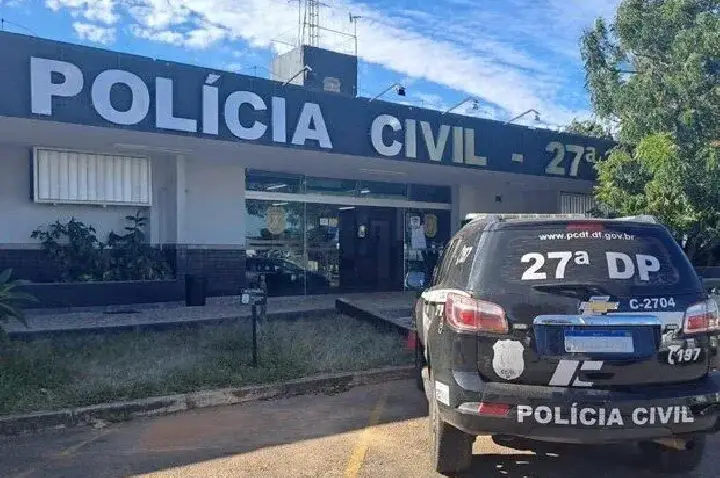 Operação mira grupo suspeito de aplicar golpes com venda falsa de figurinhas da Copa