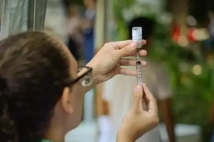   Vacinação nacional contra gripe começa no sábado (28/3)