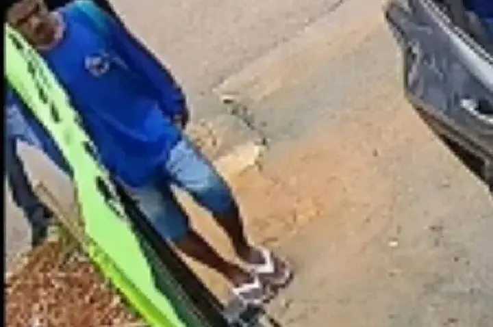 Vídeo mostra momento que funcionária de loja tem celular furtado em Valparaíso