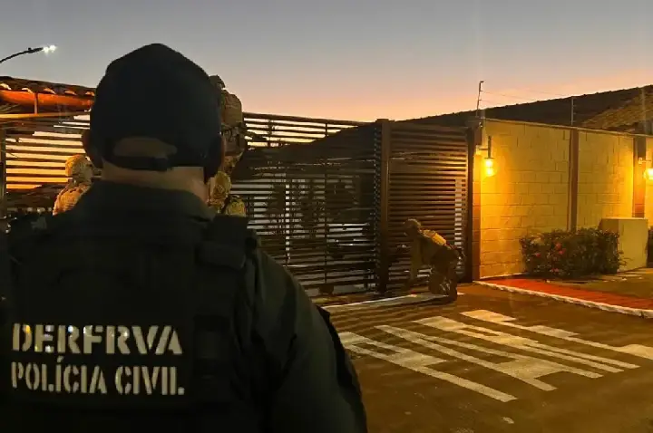 Vila Canaã ; Donos de lojas investigados por compra de caminhonete roubadas são alvos de operação Policial