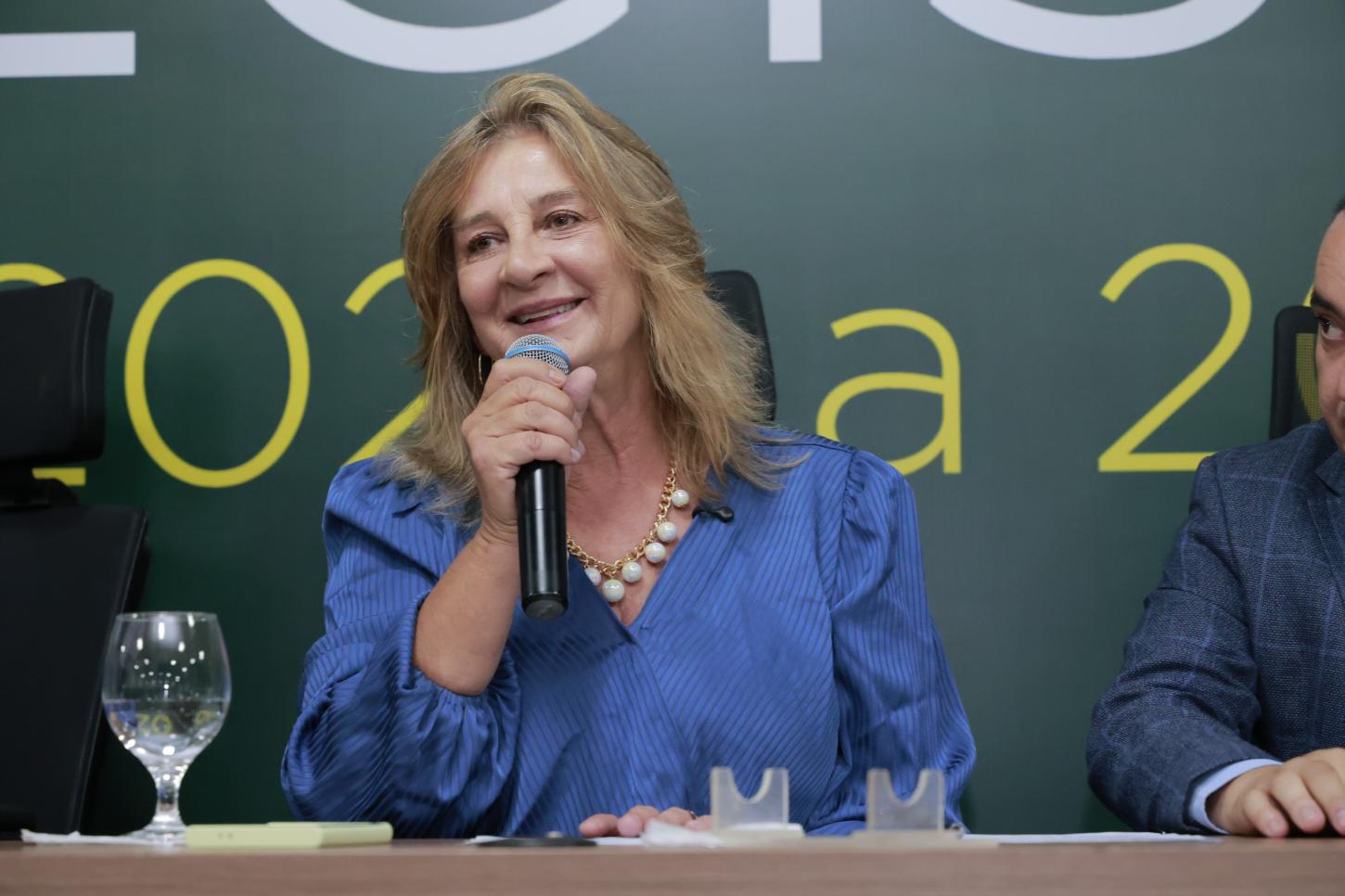 Dra. Zeli lidera homenagem às forças de segurança do Entorno em Valparaíso de Goiás