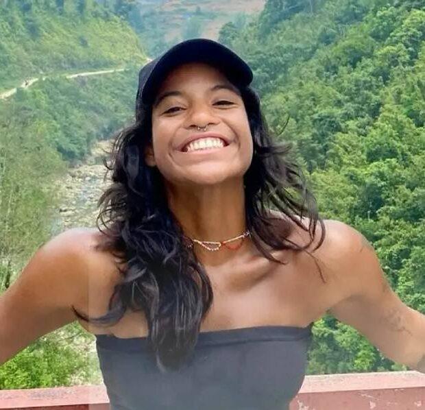 Guia deixou Juliana sentada em trilha e se afastou para fumar, diz pai da publicitária