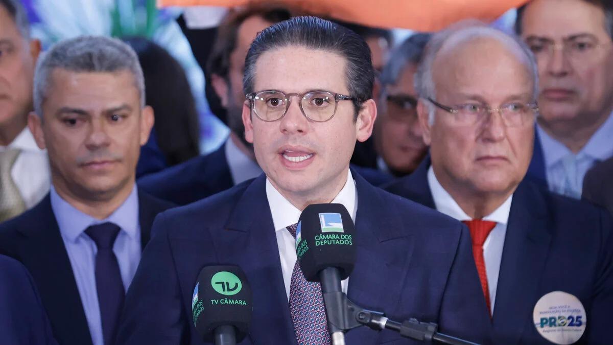 Motta pauta votação para derrubar o IOF e se nega a discutir assunto com governo