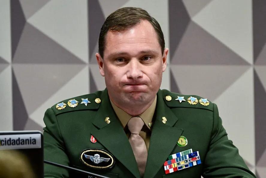 Advogado de Bolsonaro diz ao STF que nunca conversou com familiares de Cid sobre delação