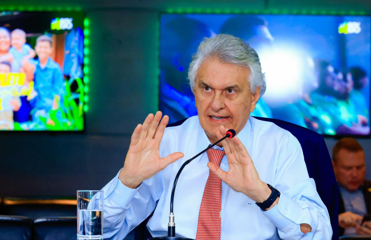 Caiado abre diálogo com setores da saúde e agronegócio para mitigar efeitos do tarifaço dos EUA