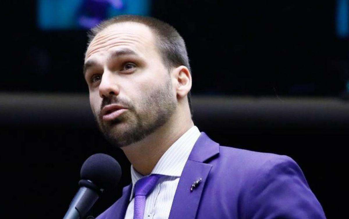 Câmara descarta cassar Eduardo Bolsonaro por faltas em 2025 e discussão se arrastará por ano eleitoral