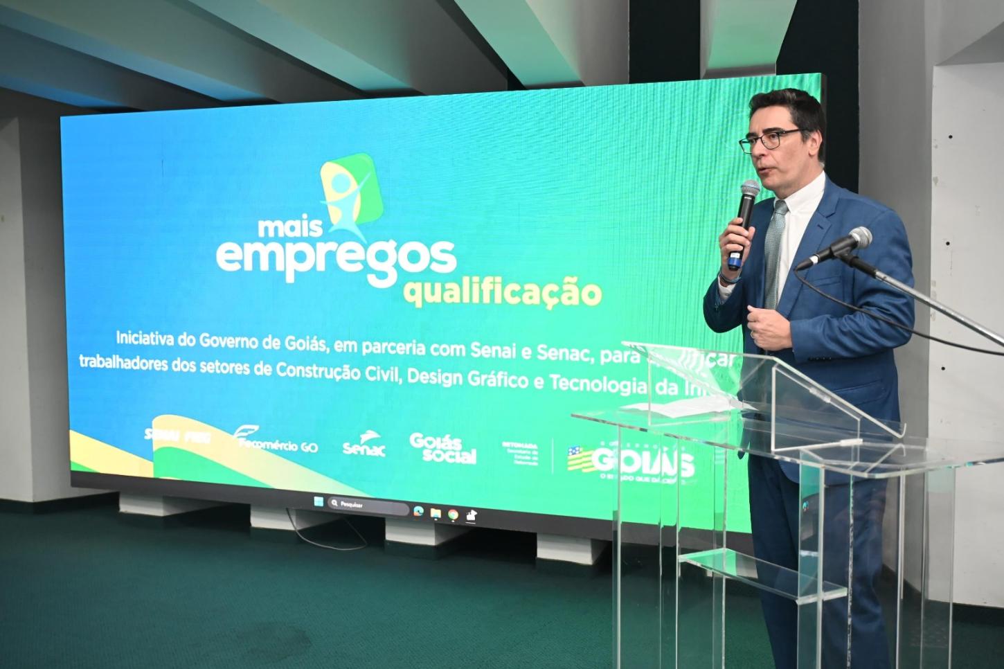 Governo de Goiás certifica 180 trabalhadores qualificados em cursos gratuitos