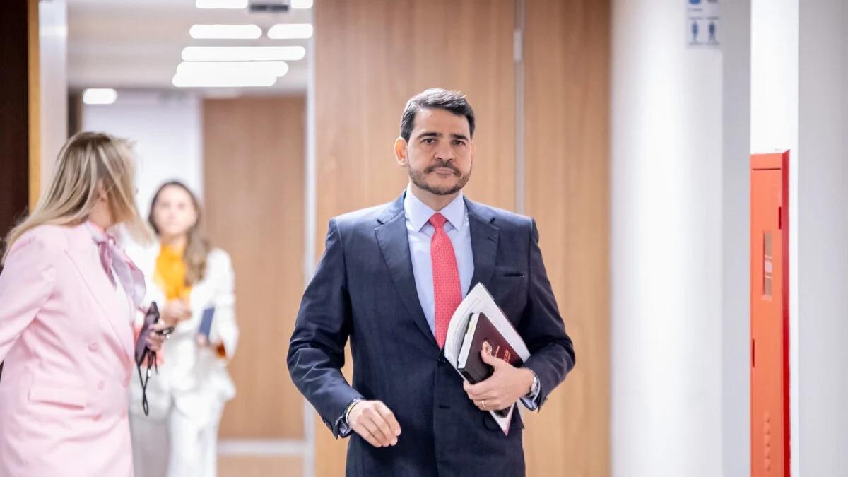 Governo vai ao STF para impedir Congresso de barrar aumento do IOF