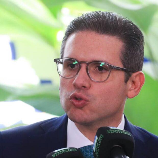 Hugo Motta emprega em gabinete da Câmara trio de funcionárias fantasmas