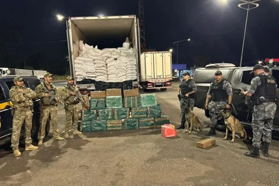 Operação bate recorde anterior e apreende 1 tonelada de cocaína em Goiás