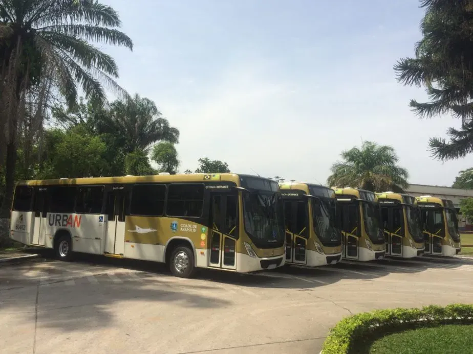 Passageiros acordam sem transporte público em Anápolis