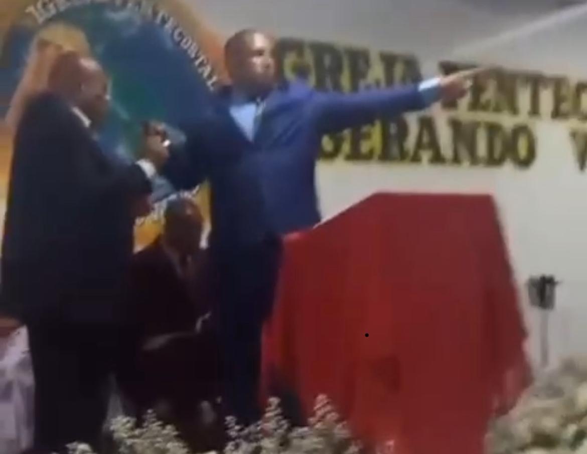 VÍDEO ; Pastor picareta disse que adolescente tinha que passar óleo ungido nas partes ínitmas