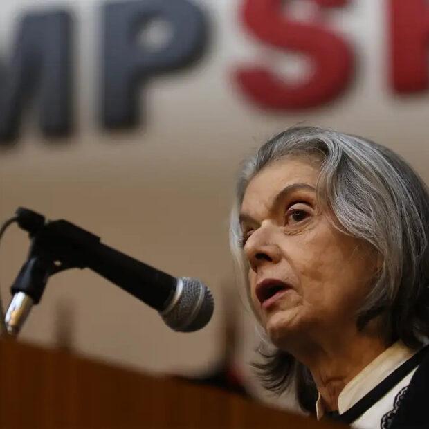 Senadores pedem impeachment da ministra do STF Cármen Lúcia