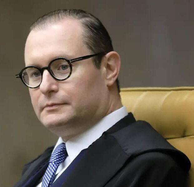 STF: Zanin manda soltar lobista preso por suspeitas de corromper assessores do STJ