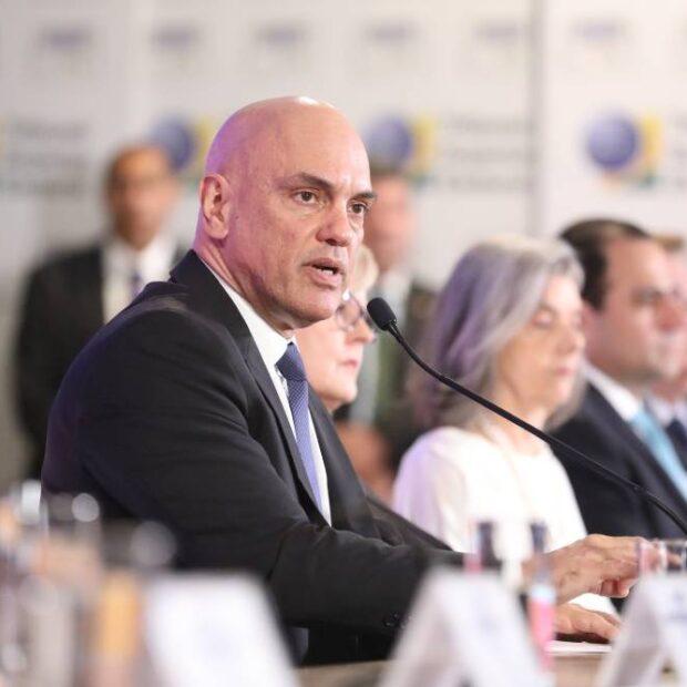 Trama golpista: Moraes rejeita Eduardo e Carlos Bolsonaro como testemunhas de Filipe Mart