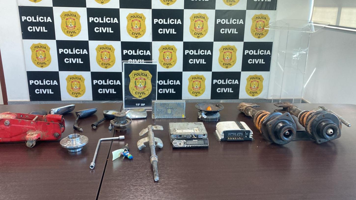 Homem é preso por arrombar carro e furtar estepe e macaco no DF