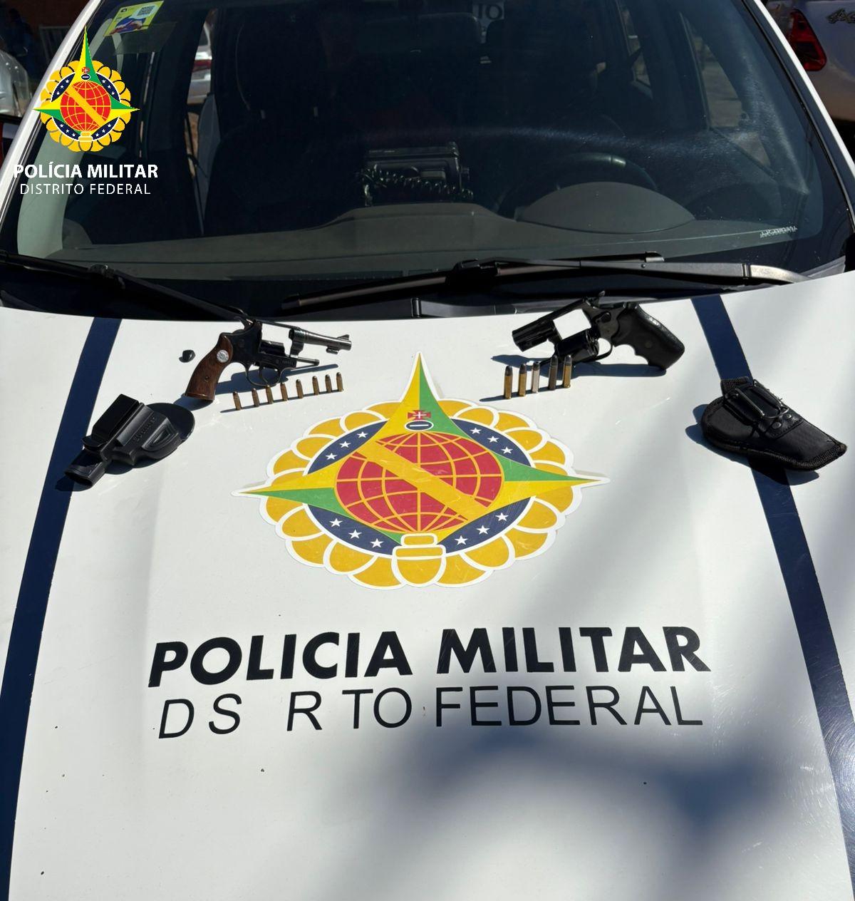 Vídeo mostra exato momento que arma é encontrada durante busca