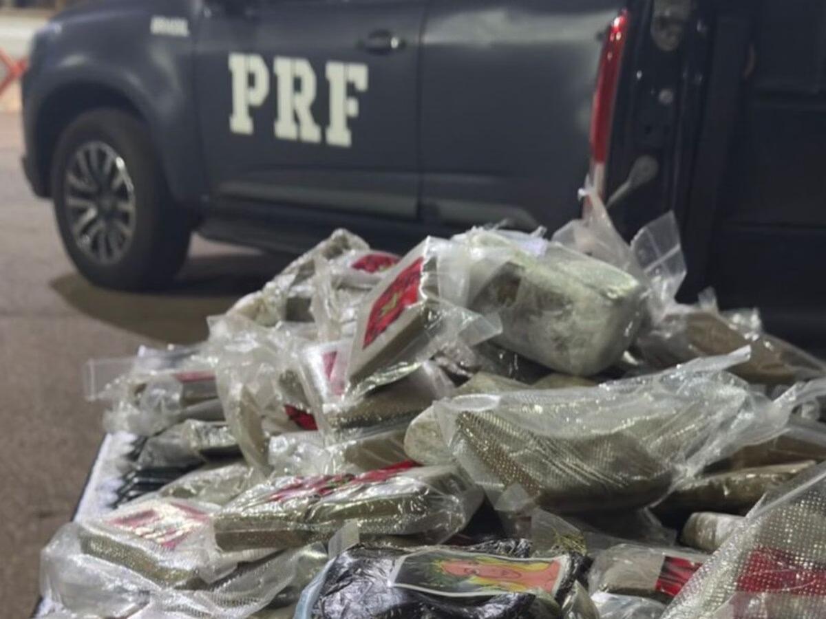 Cheiro de maconha leva PRF a apreender 28 kg de haxixe em caminhonete