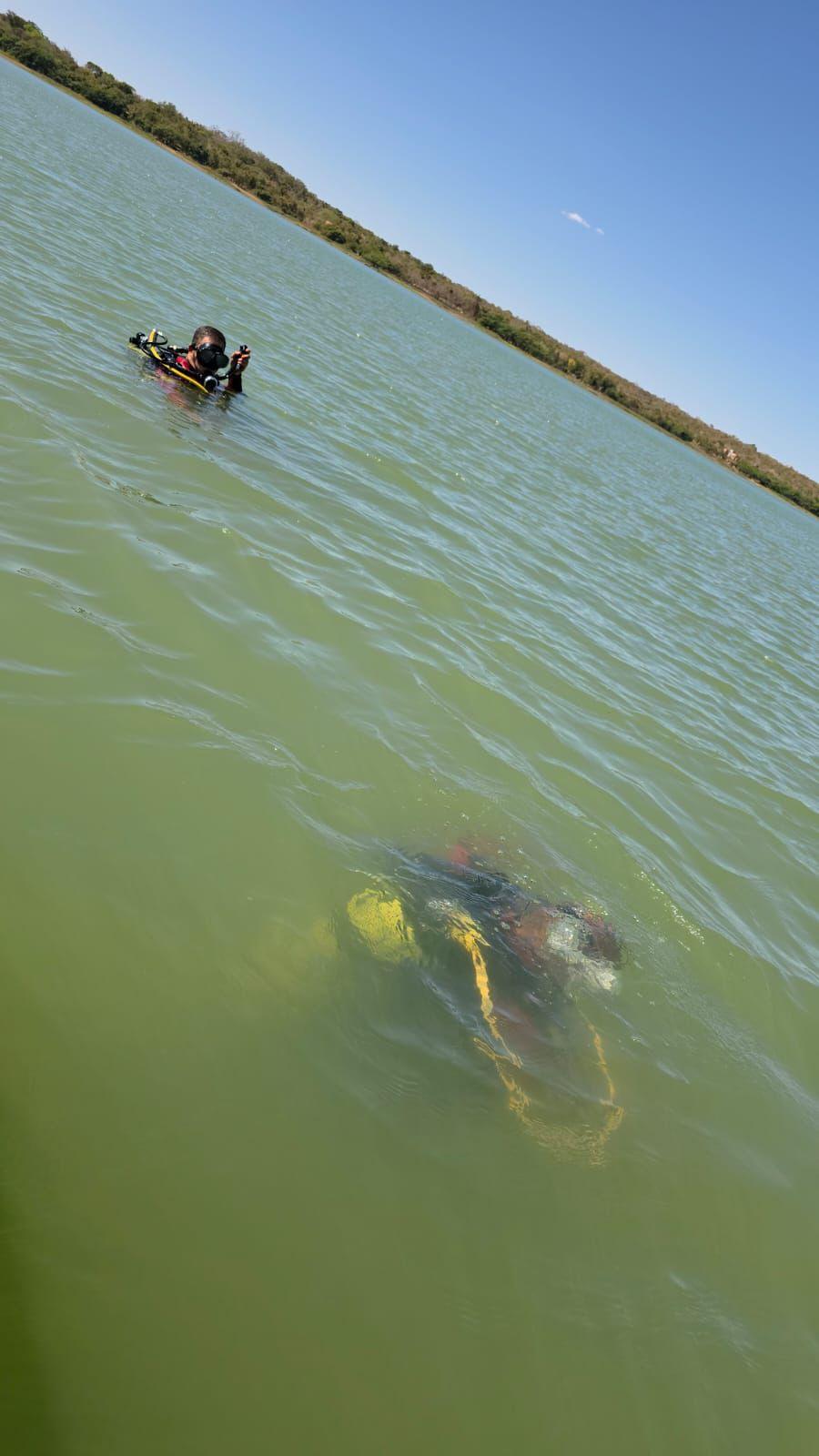 Condutor de embarcação morre afogado durante travessia de rio em Goiás