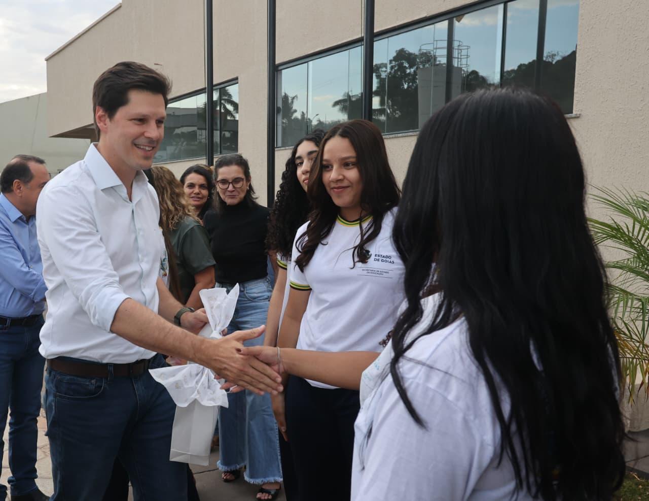 Daniel anuncia licitação da GO-411 em Paraúna