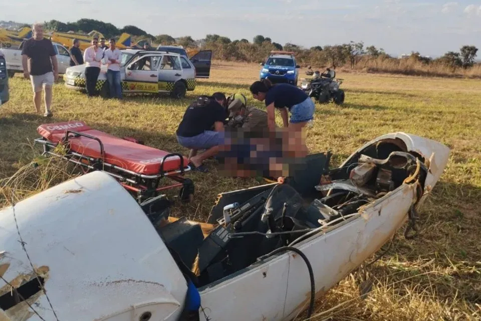 Piloto perde controle de planador e cai perto da pista em Formosa