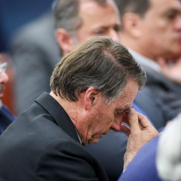 Prisão domiciliar de Bolsonaro: 53% são a favor e 47% contra, diz pesquisa Quaest