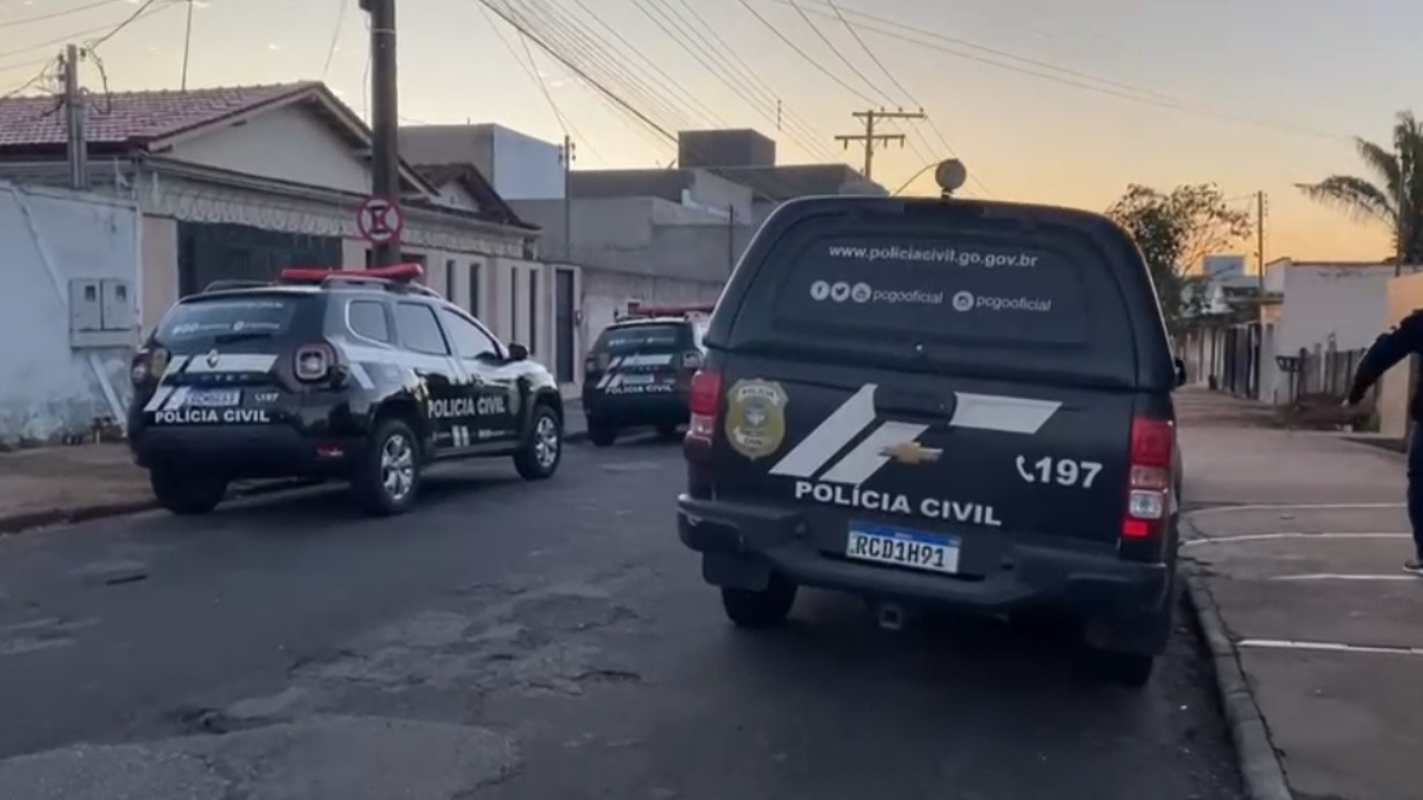 Servidora do Detran é presa por dar golpe em pessoas com multas e IPVA a pagar