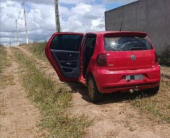 Casal morre após beber em carro, dormir dentro do veículo e inalar gases tóxicos