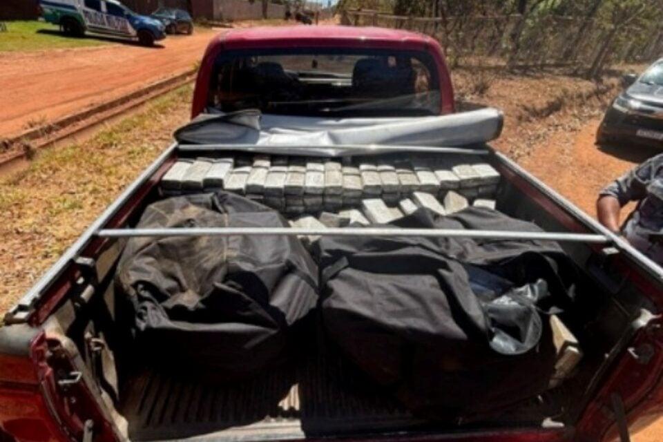 Confronto com PMs deixa um morto em operação que apreendeu meia tonelada de maconha