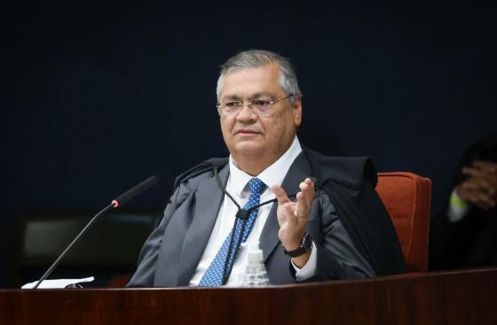 Dino ironiza e diz que 