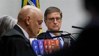 Moraes pede sessões extras para julgar Bolsonaro e os demais réus