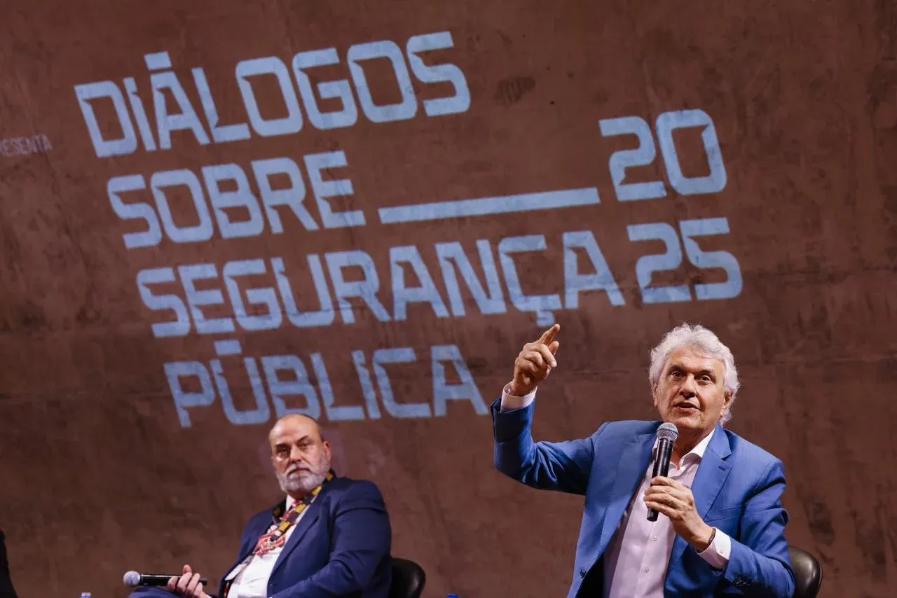Caiado defende maior respaldo às polícias no combate à criminalidade em evento sobre segurança pública no Rio de Janeiro