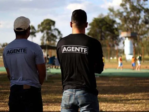 Governo do Distrito Federal regulamenta uso de cassetete e spray em unidades socioeducativas