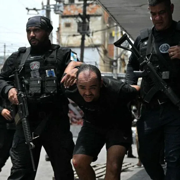 Uso de drones com bombas pelo Comando Vermelho expõe escalada bélica do crime organizado