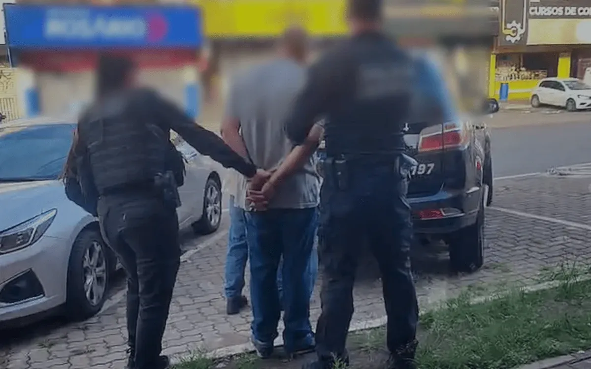 Dupla de Idosos que invadiu mansão e levou R$400 mil em relógios e joias é presa.