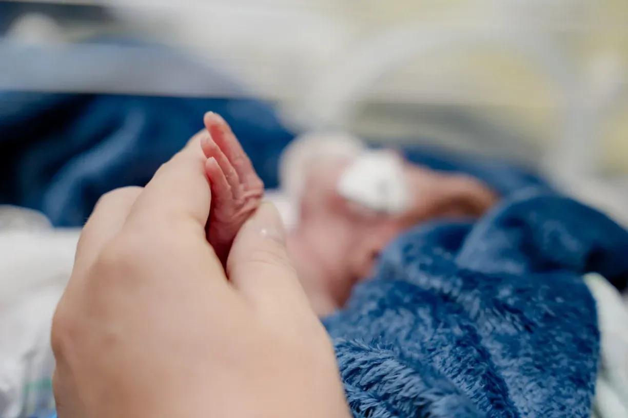 Novembro Roxo reforça cuidados e prevenção à prematuridade em Goiás