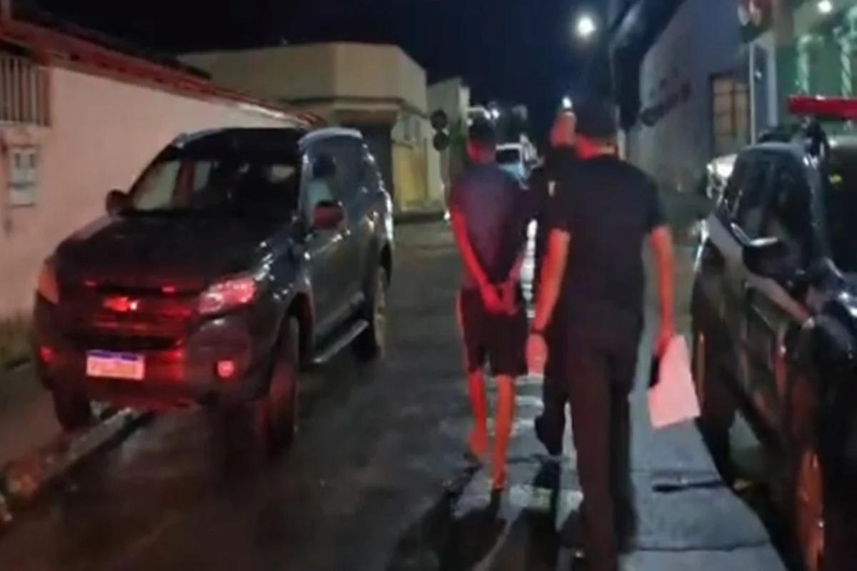 Acusado de esfaquear homem por ciúmes da ex, é preso após fuga