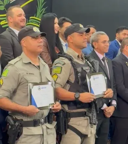 Câmara de vereadores de Novo Gama homenageia policiais que confrontaram Presidiário