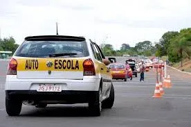 Veja o que muda com fim da obrigação de aula em autoescola para emissão de CNH