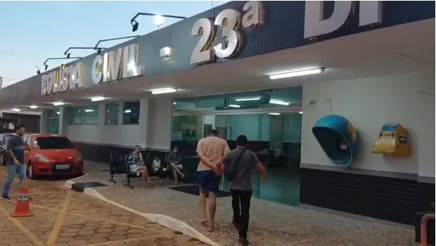 Vídeo: Polícia prende homem por tentativa de feminicídio após agressões dentro de carro em Ceilândia